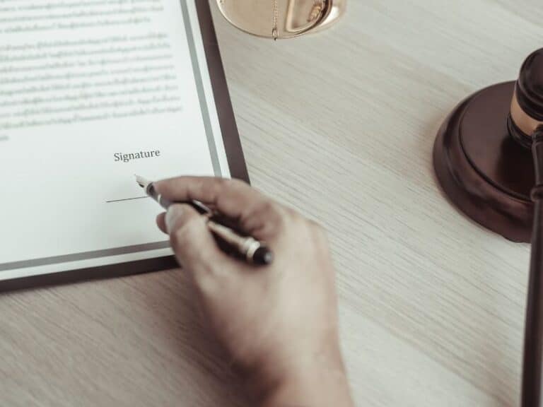 עבירת הפרת אמונים