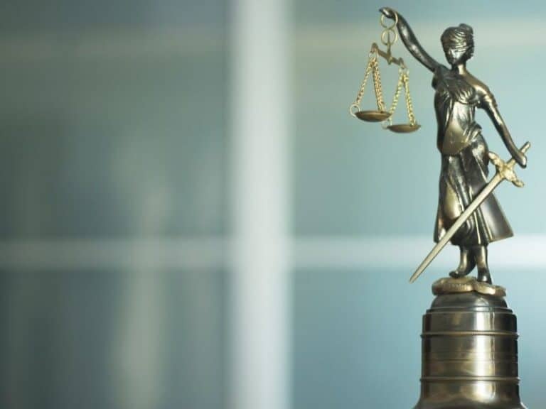 הזכויות שלך בעת מעצר במדינה זרה שאתה פשוט חייב להכיר