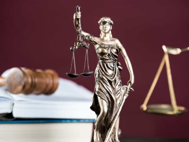 איך מקבלים אזרחות או דרכון זר לפי החוק הבינלאומי