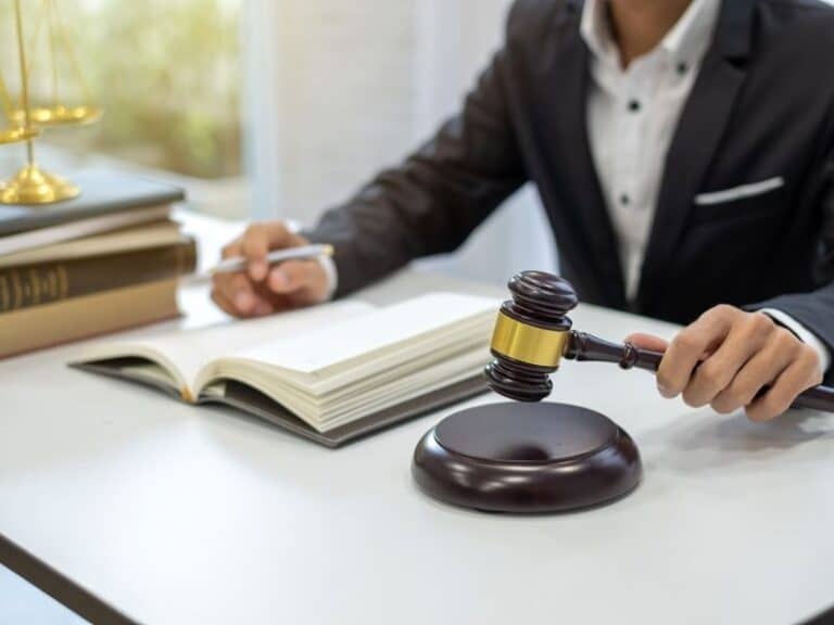 טעית בדיווחי המע"מ? זה מה שעורך דין חשבוניות פיקטיביות היה עושה