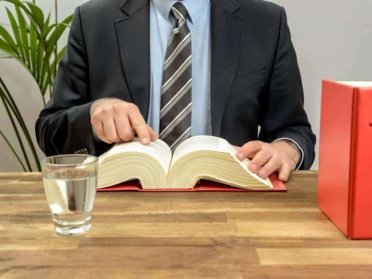 איך ניגשים להסדר מול נושים בלי לפגוע באשראי העתידי?