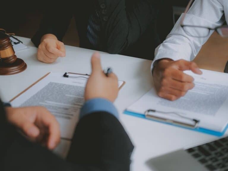 איך מתמודדים עם תיקי לידה ונזקי ראש אצל יילודים?