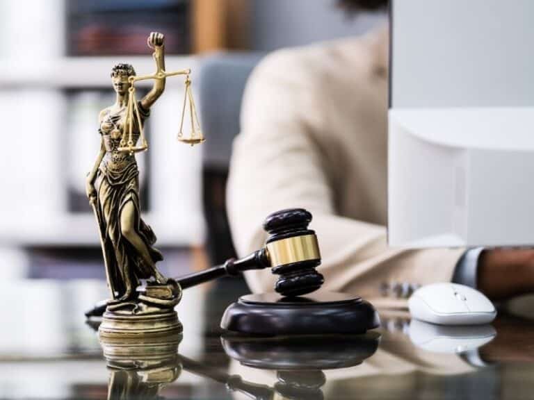 איך כותבים הסכם הורות משותפת בלי להסתבך משפטית?