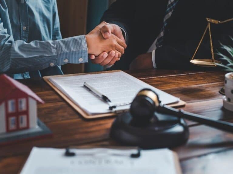 איך מנסחים תנאי מתלה נכון בהסכם?