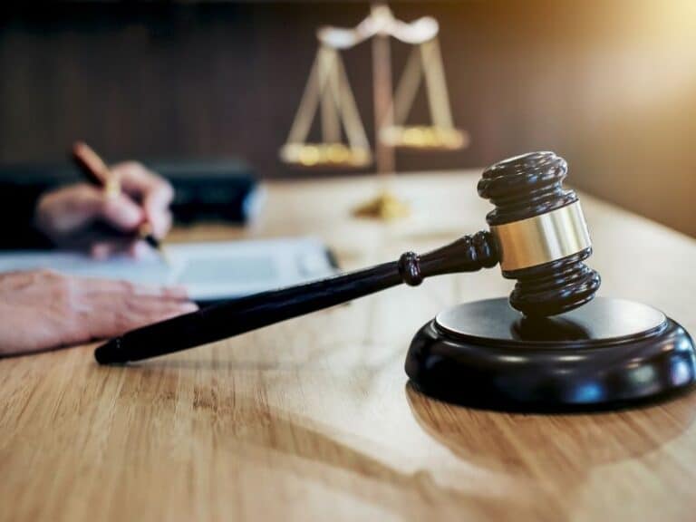 האם אפשר להתגרש אם בן הזוג מסרב להתייצב ברבנות?