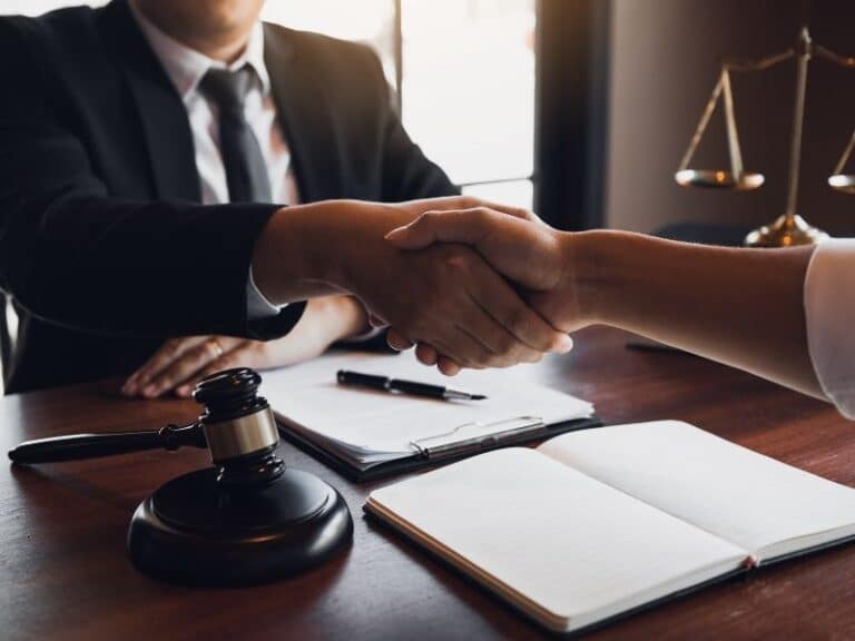 מה עושים כשעובד לשעבר משתמש בקוד שלך?