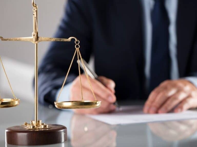 מה קורה אם משתמשים במוזיקה ברקע סרטון עסקי?