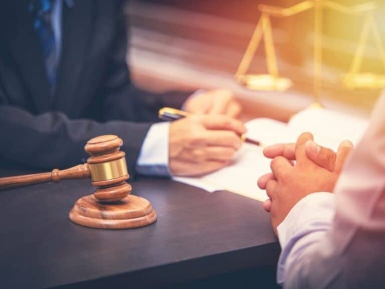 מה ההבדל בין ביטוח לאומי לעובד עצמאי ושכיר?