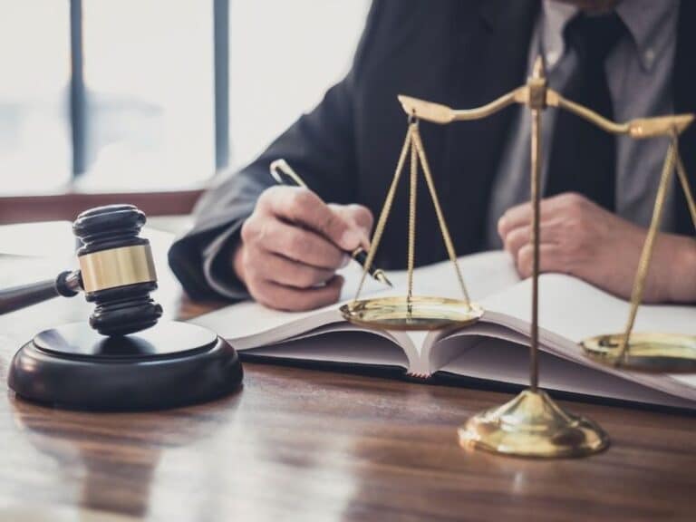 מה עושים מהרגע שעוצרים אותך ומה לא לומר לחוקר?