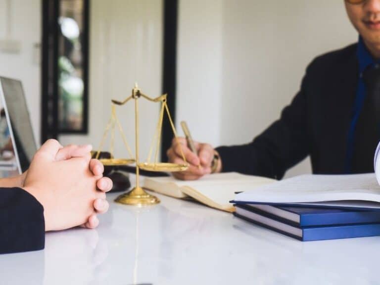 מה ההבדל בין תביעה אזרחית רגילה לתביעה בסדר דין מהיר?