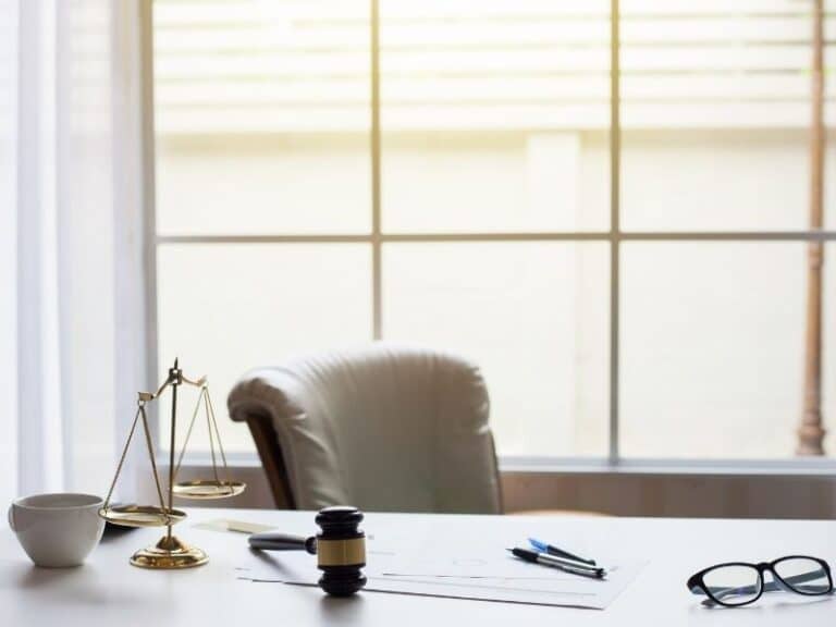 איך מתמודדים עם הפרת חוזה שירות מצד ספק?