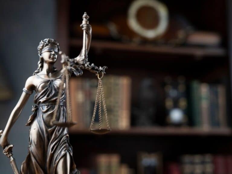 מה עושים כשמקבלים דרישת מס כפולה מישראל ומדינת היעד?