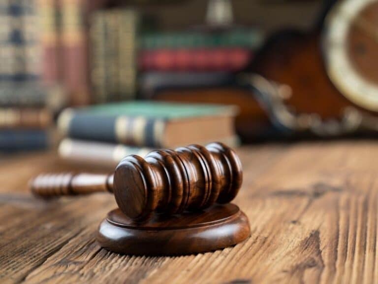 איך נקבע מיסוי על אופציות לעובדים בחברות בינלאומיות?