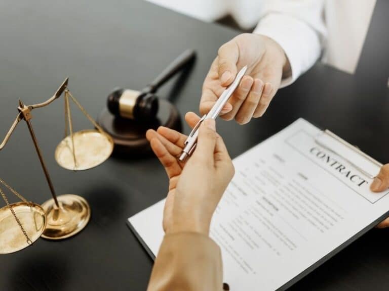 מה היתרונות והחסרונות של פתיחת חברה במקלט מס?