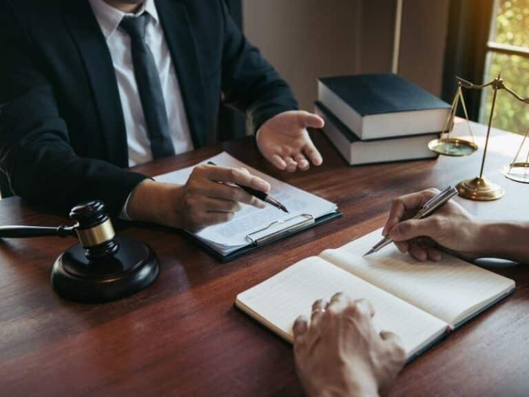 איך מגישים תביעה ישירה נגד נהג שפגע בי?