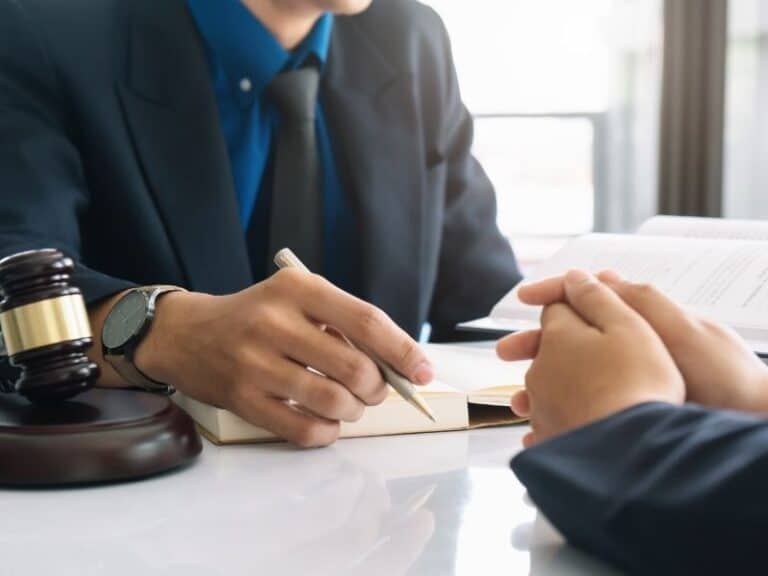 איך כותבים מכתב התפטרות בצורה שמגנה על זכויות?