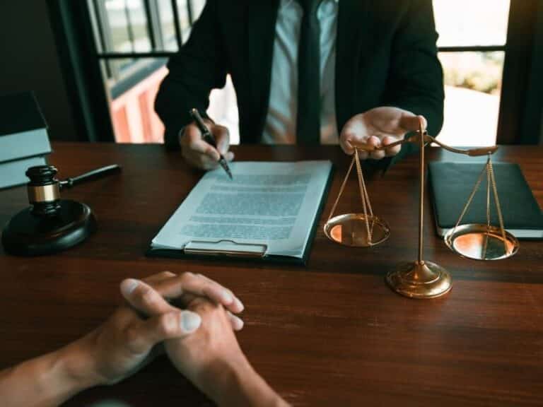 איך פועלים כשמעסיק פשט רגל ועדיין חייב לי שכר?